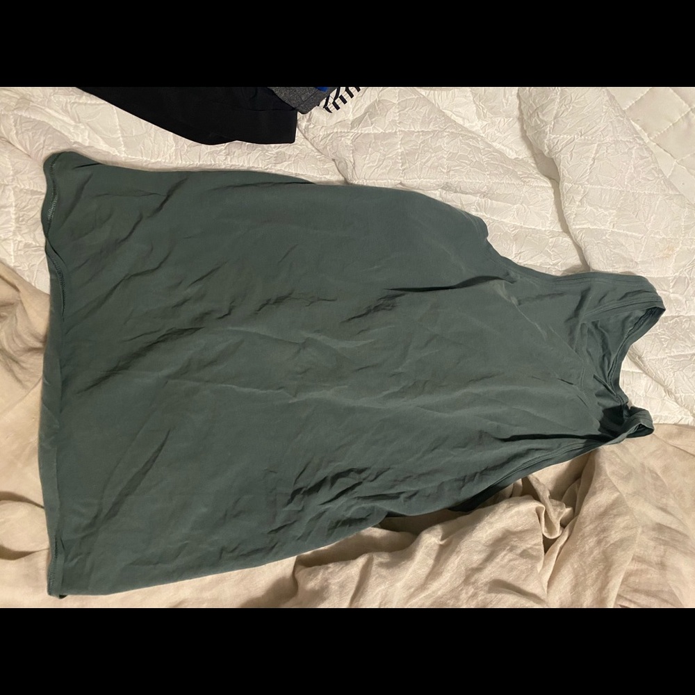 All tied up lululemon tank! EuC
